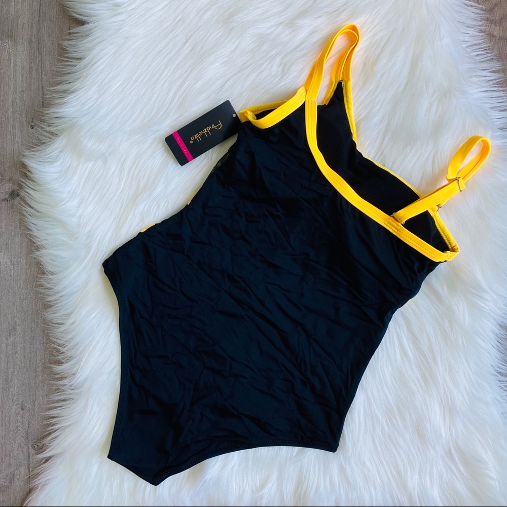 NWT Women’s One Piece Swimsuit - Picture 6 of 8